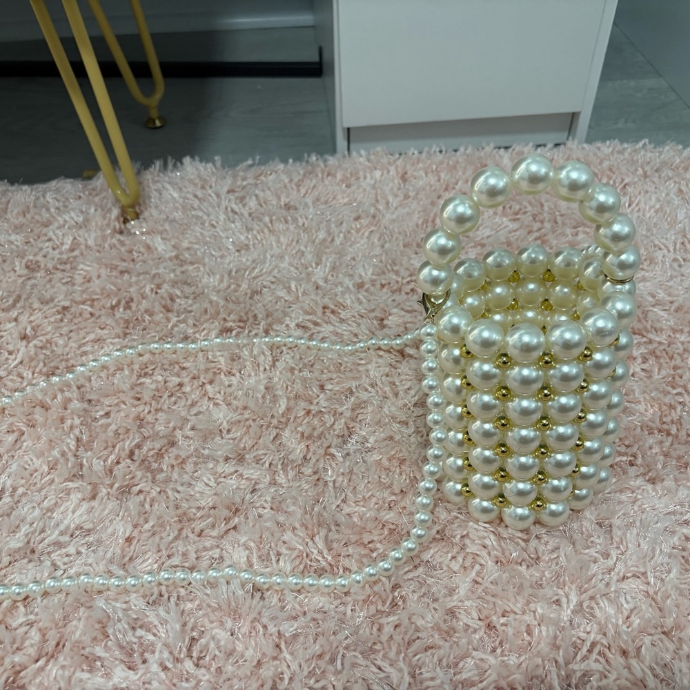Elegant Pearl Beaded Handbag